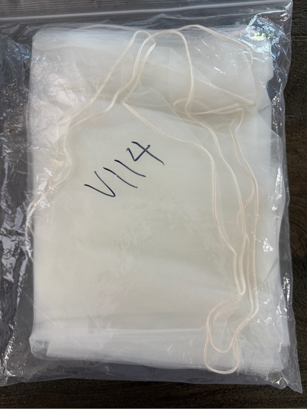 NWOT Cathedral Wedding Veil Ivory Floral Appliqué Long Veil Brilliant Bridal - Picture 6 of 10